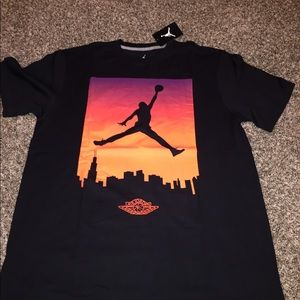 NWT MENS SZ L JORDAN SKYLINE TEE